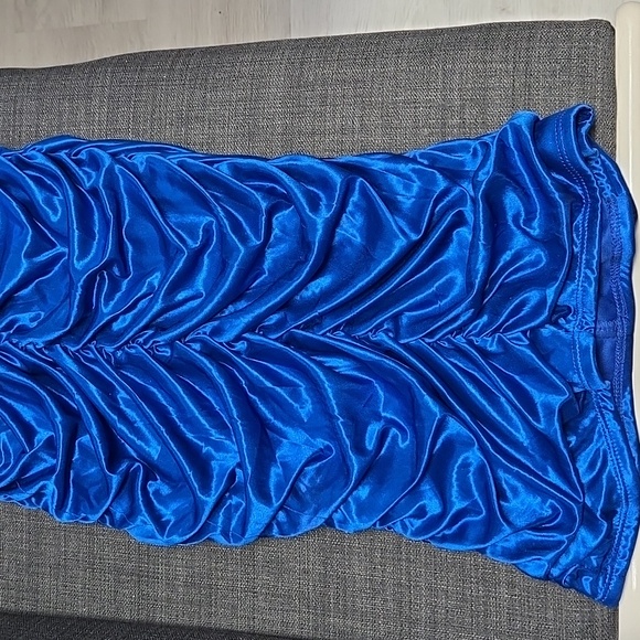 Ruched dress - Picture 4 of 5